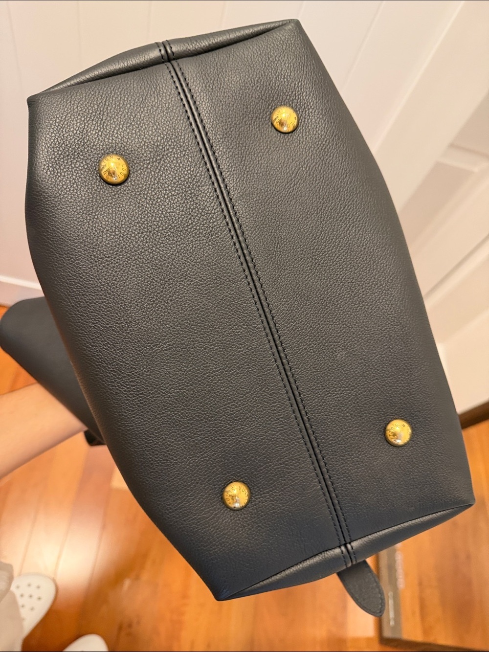 Louis Vuitton low key hobo MM - Picture 5 of 7
